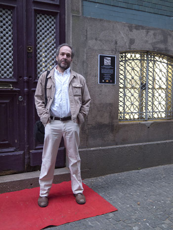 On the red carpet at the Sput+Nik Gallery